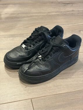 Nike Black Air Force 1 '07 Sneakers